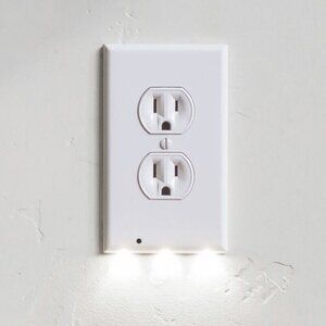 Duplex Outlet Wall Plate Night Light - White
